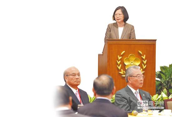 蔡英文談話與講稿不同調(diào)，臺(tái)灣企業(yè)主批當(dāng)局無擔(dān)當(dāng)。（圖片來源：臺(tái)灣《中國時(shí)報(bào)》）